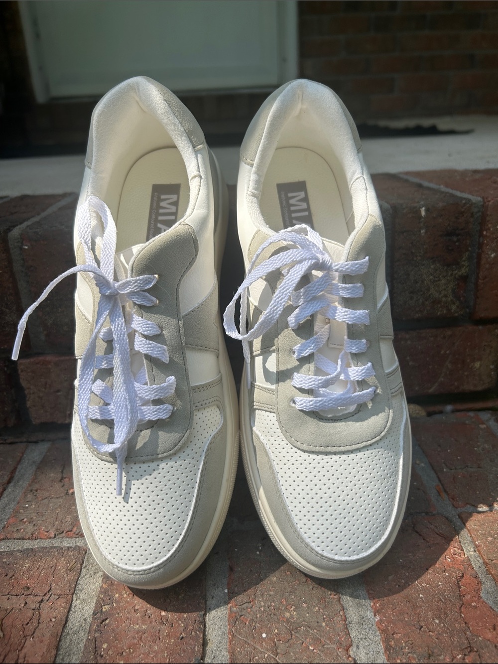 Women’s MIA White and Gray Sneakers Classic Retro Design
